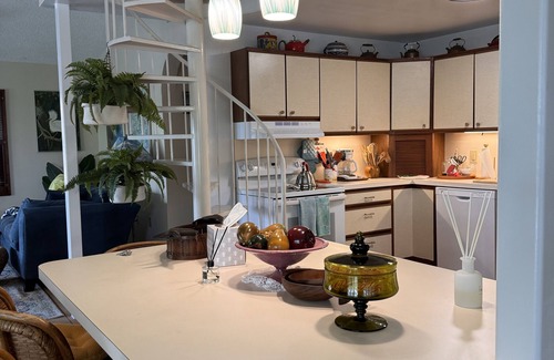 Key Largo Maison | Charming 2 Bedroom, 2 Bathroom + Loft Canal-Front Oasis with Golf Cart