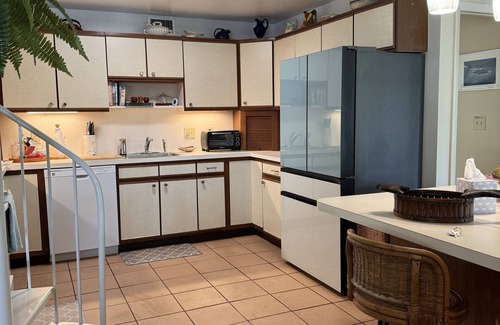 Key Largo Maison | Charming 2 Bedroom, 2 Bathroom + Loft Canal-Front Oasis with Golf Cart
