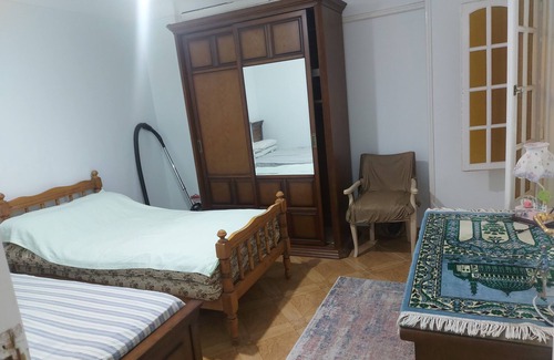 Ar-Raml 1 Appartement | Charming 2-bedroom apartment in enchanting Alexandria with WiFi, fitness room.