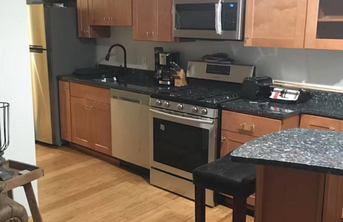 Midtown Ocean City Appartement | Charming 2-bedroom apartment with WiFi, AC in welcoming Ocean City