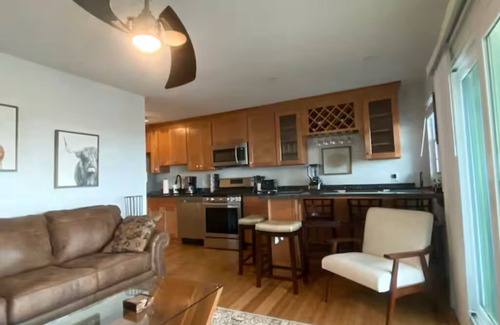 Midtown Ocean City Appartement | Charming 2-bedroom apartment with WiFi, AC in welcoming Ocean City