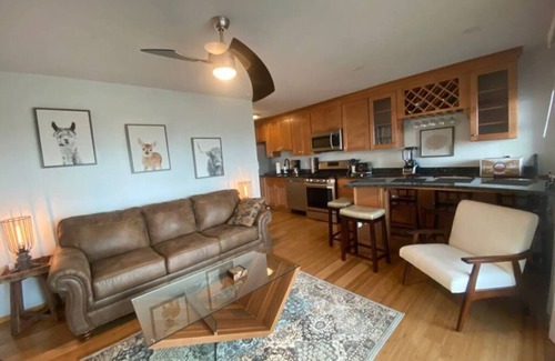 Midtown Ocean City Appartement | Charming 2-bedroom apartment with WiFi, AC in welcoming Ocean City