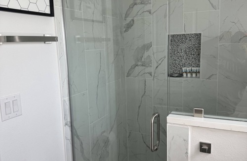 Garfield Appartement | Charming 2-bedroom apartment with WiFi, AC in awesome Del Valle 3 parking lot