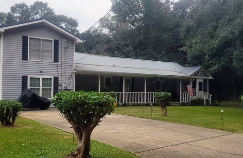 Grand Bay Appartement | Charming 2-bedroom apartment near Dauphin Island beaches, fishing and boating.