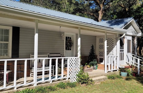 Grand Bay Appartement | Charming 2-bedroom apartment near Dauphin Island beaches, fishing and boating.