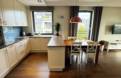 Fabryczna Appartement | Charming 2- bedroom apartment with AC, WiFi in marvelous Wroclaw