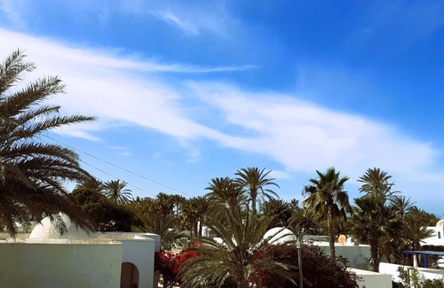 Playa Sidi Mehrez Appartement | Charming 2-bedroom apartment with AC, WiFi in delightful Mezraya