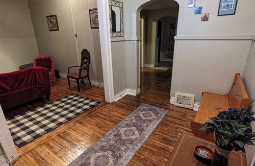 Buffalo Appartement | Charming 2-bedroom apartment near the Niagara River off of Niagara Ave