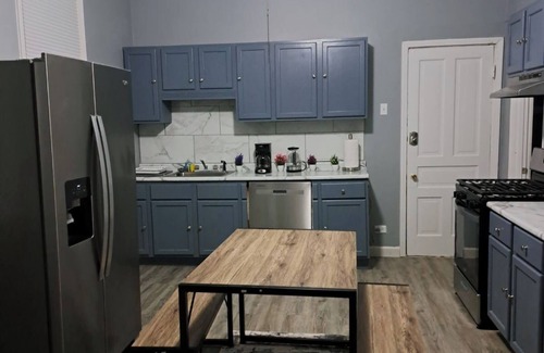 North Center Appartement | Charming 2-bedroom apartment in Roscoe Village/Free Washer/Dryer/WiFi