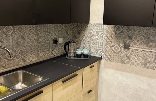 Sari Street Appartement | Charming 2-bedroom apartment in delightful Jeddah with WiFi, AC