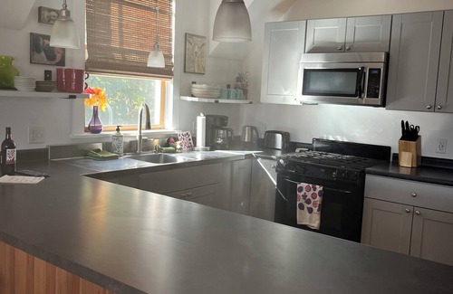Wilton Appartement | Charming 2-bedroom apartment in Wilton with Wi-Fi,central air, private road