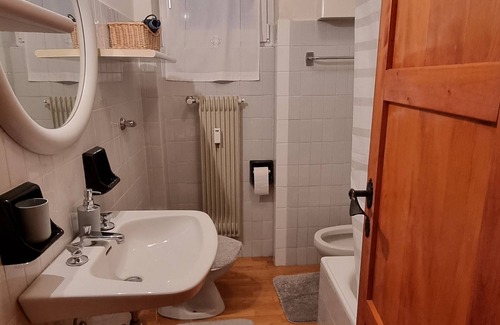 Vaneze Appartement | Charming 2-bedroom apartment in Norge with WiFi access