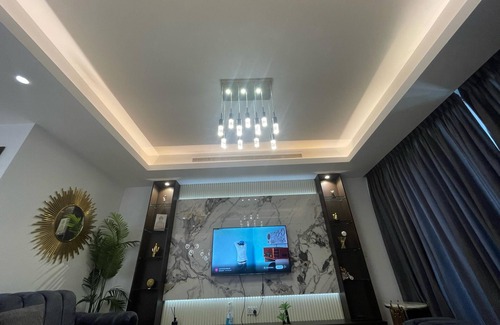 Lagos Appartement | Charming 2-bedroom apartment with WiFi, AC in [Eko Atlantic, Eko Pearl Towers]