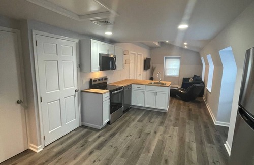 Aston Appartement | Charming 2-bedroom apartment with WiFi, AC in welcoming Media