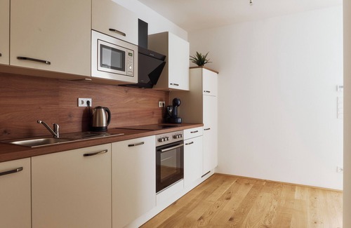 Vienna Appartement | Charming 2-bedroom apartment with terrace, grill, WiFi, AC in brilliant Vienna