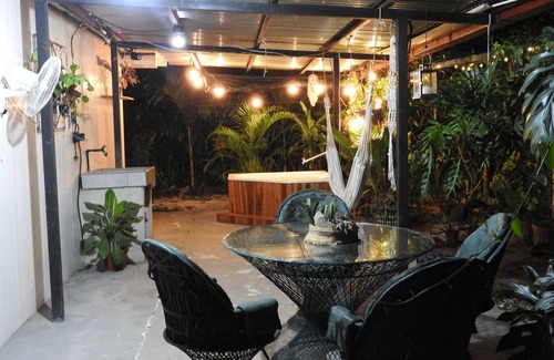 Cabo Blanco Maison | Charming 2-bedroom beach house in CR's only Blue Zone with AC, WiFi and Jacuzzi.