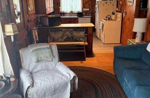 Ogunquit - Wells Cabine | Charming 2-bedroom cabin with WiFi, AC in tranquil Ogunquit