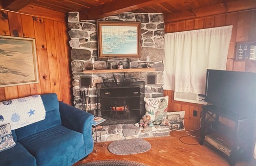 Ogunquit - Wells Cabine | Charming 2-bedroom cabin with WiFi, AC in tranquil Ogunquit