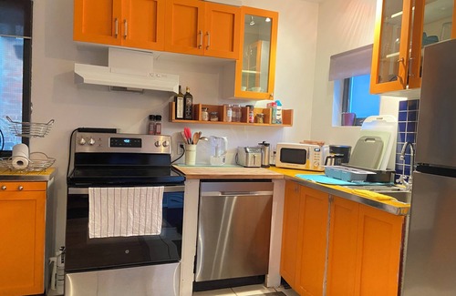 Plateau Mont Royal Copropriété | Charming 2-bedroom condo with WiFi, AC in marvelous Montréal