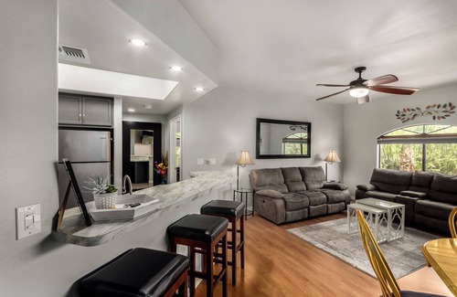 Kaufman And Broad At The Vineyards Appartement | Charming 2-bedroom condo with Heated Pool & fitness room in beautiful Phoenix