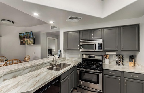 Kaufman And Broad At The Vineyards Appartement | Charming 2-bedroom condo with Heated Pool & fitness room in beautiful Phoenix