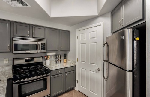 Kaufman And Broad At The Vineyards Appartement | Charming 2-bedroom condo with Heated Pool & fitness room in beautiful Phoenix