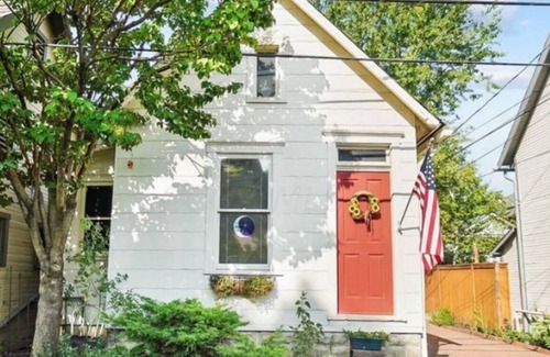 Downtown Columbus Cottage | Charming 2-bedroom cottage with WiFi, AC in the heart of German Village