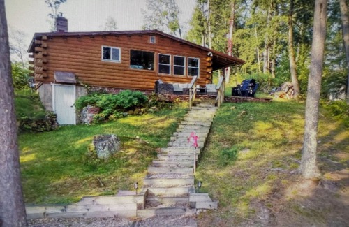 Elcho Cottage | Charming 2-bedroom cottage lake property with two piers, kayaks and fire pit!