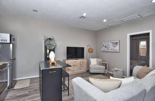 Tulsa Cottage | Charming 2-bedroom cottage in Tulsa
