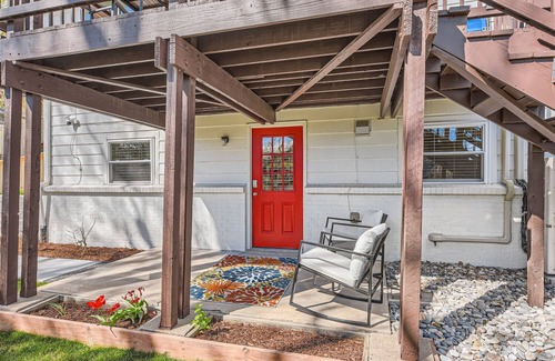 Greenwood Village Appartement | Charming 2-bedroom garden level suite in tranquil Denver Tech Center