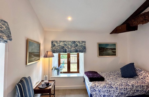 North district Autre | Charming 2-bedroom Gite in peaceful Niort - WiFi, 10 mins from City Center