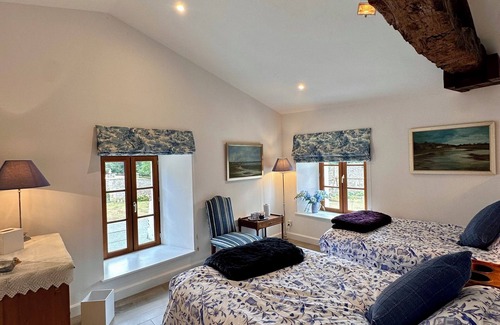 North district Autre | Charming 2-bedroom Gite in peaceful Niort - WiFi, 10 mins from City Center