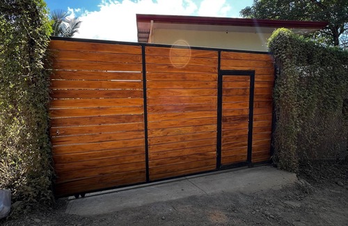 Manzanillo Maison | Charming 2-bedroom house in delightful Manzanillo with AC
