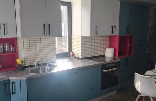 Darmanesti Maison | Charming 2-bedroom house in lovely Dărmănești with WiFi