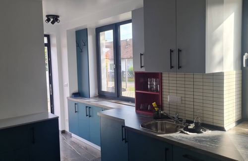 Darmanesti Maison | Charming 2-bedroom house in lovely Dărmănești with WiFi