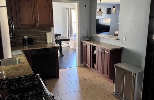 Binghamton Maison | Charming 2-bedroom house in delightful Binghamton with AC