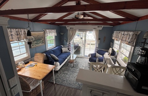 Portsmouth Location De Bateaux | Charming 2-bedroom house boat in Portsmouth with AC, WiFi