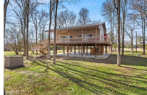 Lake View Maison | Charming 2-bedroom house with a Caboose Shreveport with AC, WiFi