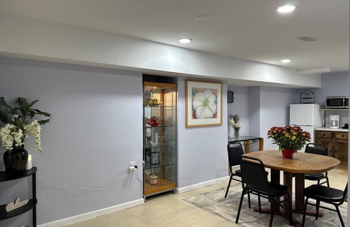 St. Charles Maison | Charming 2-bedroom house in wonderful St. Charles with AC, WiFi