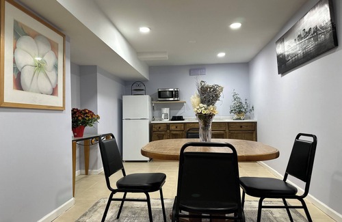 St. Charles Maison | Charming 2-bedroom house in wonderful St. Charles with AC, WiFi