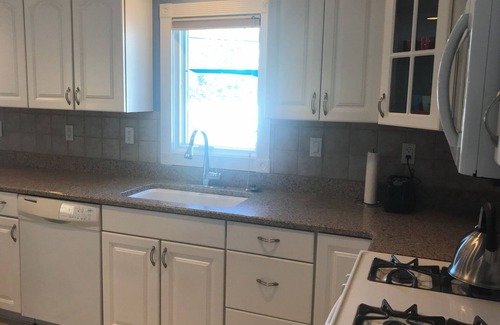 Point Pleasant - Toms River Maison | Charming 2-bedroom house in delightful Toms River with fitness room, WiFi