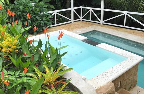 Montezuma Maison | Charming 2-bedroom house in peaceful Montezuma with AC