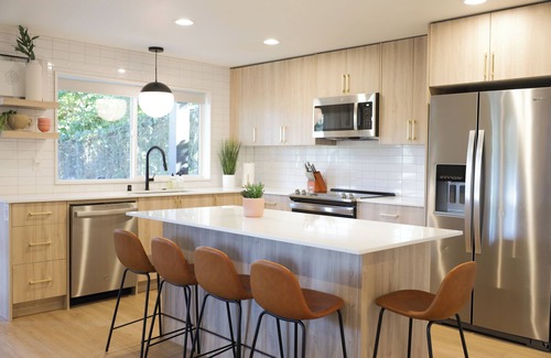 Downtown Vancouver Maison | Charming 2-bedroom House with Fire Place In lovely Vancouver Downtown