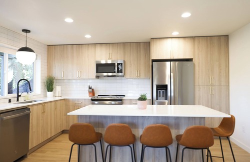 Downtown Vancouver Maison | Charming 2-bedroom House with Fire Place In lovely Vancouver Downtown