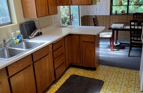 Marylhurst Maison | Charming 2-bedroom house in beautiful West Linn