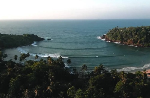 Kathaluwa Maison | Charming 2-bedroom house 700 m to beach with AC, WiFi in welcoming Ahangama