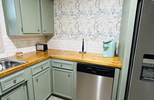 Lawrence Maison | Charming 2-bedroom house in the country with AC, WiFi and Pet friendly