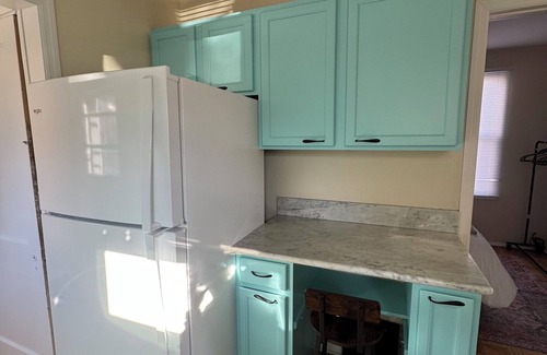 Sycamore Maison | Charming 2-bedroom house with WiFi, AC in adorable Sycamore