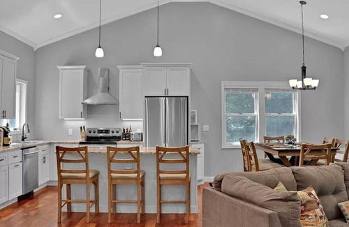 Tamworth Maison | Charming 2-bedroom house with WiFi, AC in pleasant Tamworth