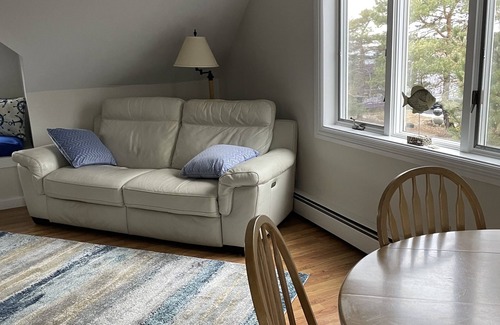 Newbury Maison | Charming 2-bedroom house with spectacular sunsets on beautiful Plum Island